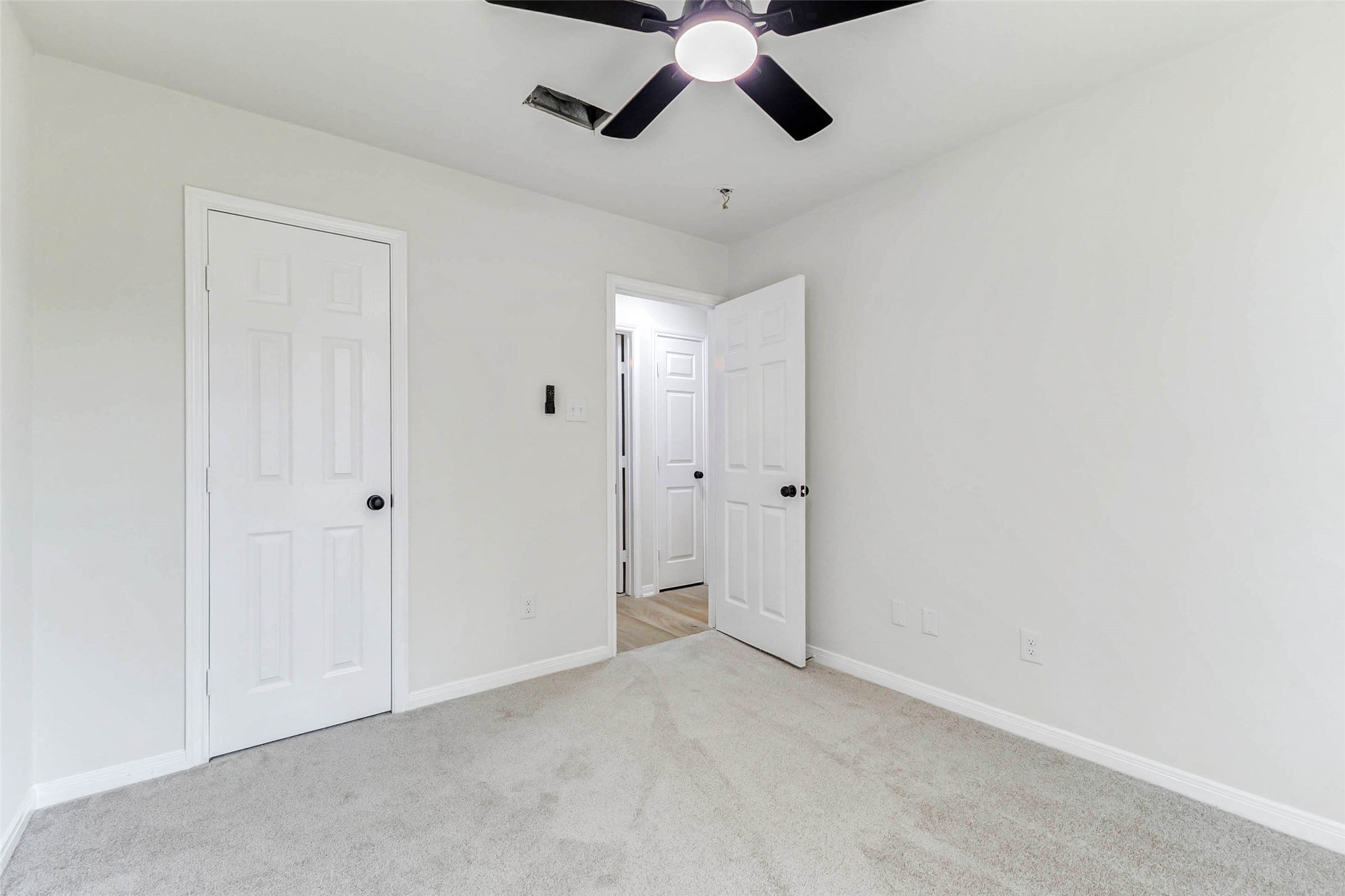 10102 Wiggins Street Houston, TX 77029 - Photo 15 of 26 a view of empty room