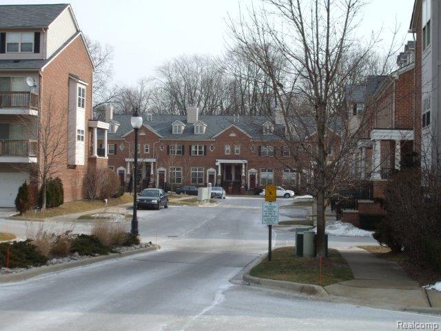 16978 Farmington Road, Unit 17 Livonia, MI 48154 - Photo 3 of 20 Private Bell Creek drive