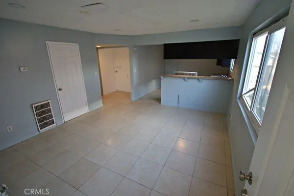 $1,250 | 3504 Pioneer Drive, Bakersfield, CA 93306