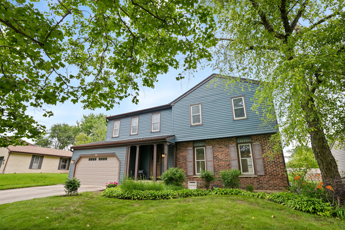 545 Ridgefield Drive Roselle, IL 60172 - Photo 2 of 24