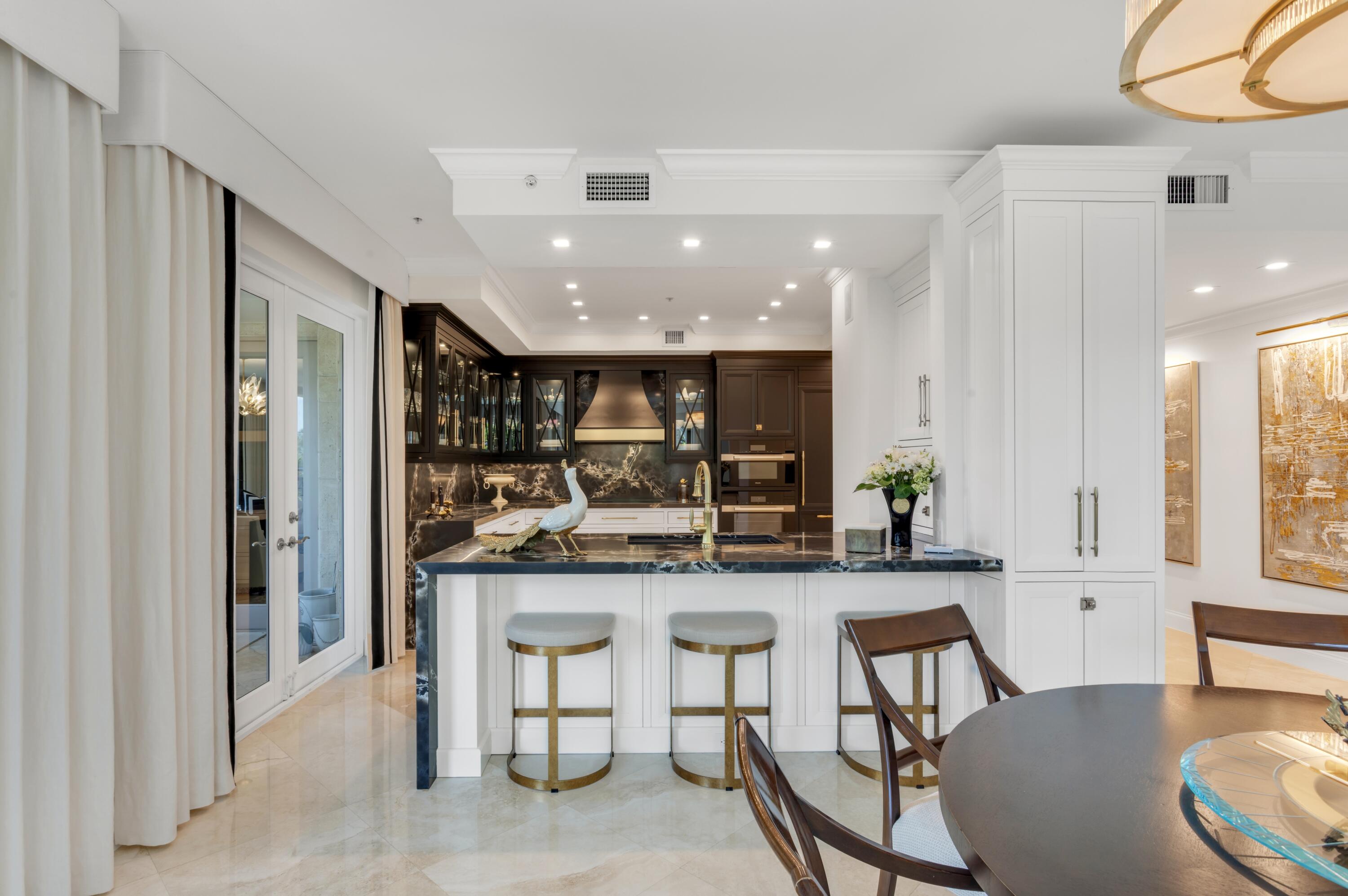 400 South Ocean Boulevard, Unit R25 Boca Raton, FL 33432 - Photo 14 of 56 KITCHEN