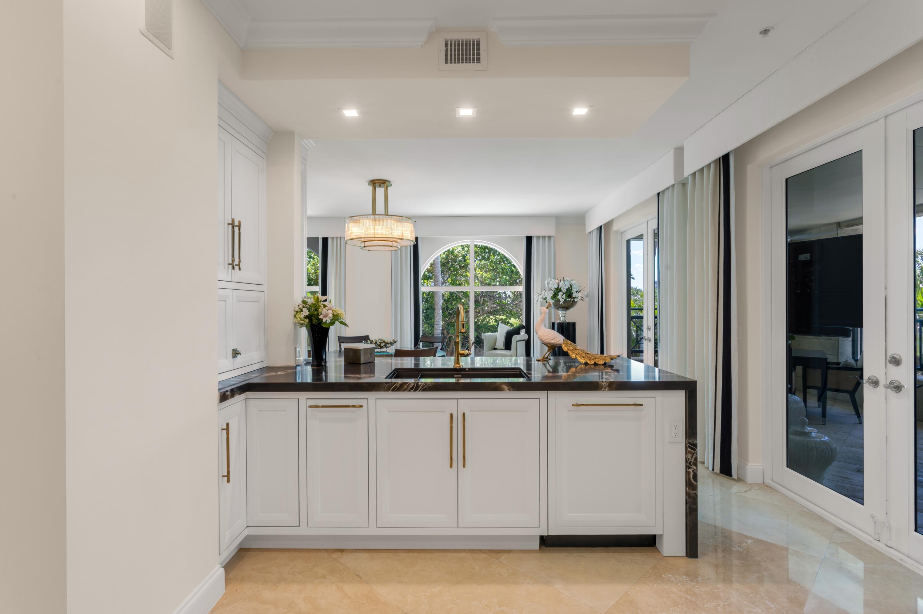 400 South Ocean Boulevard, Unit R25 Boca Raton, FL 33432 - Photo 15 of 56 KITCHEN