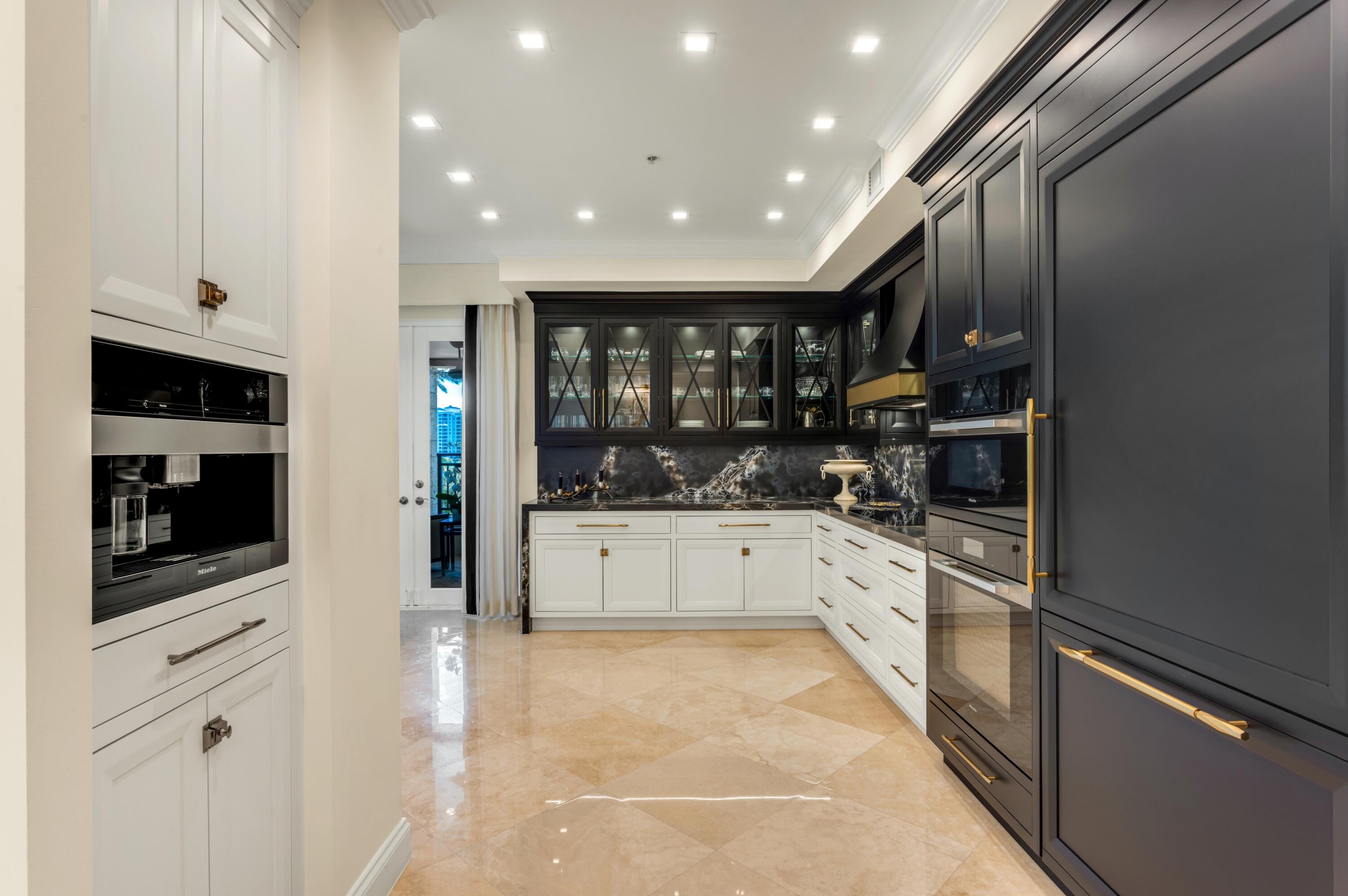 400 South Ocean Boulevard, Unit R25 Boca Raton, FL 33432 - Photo 16 of 56 KITCHEN