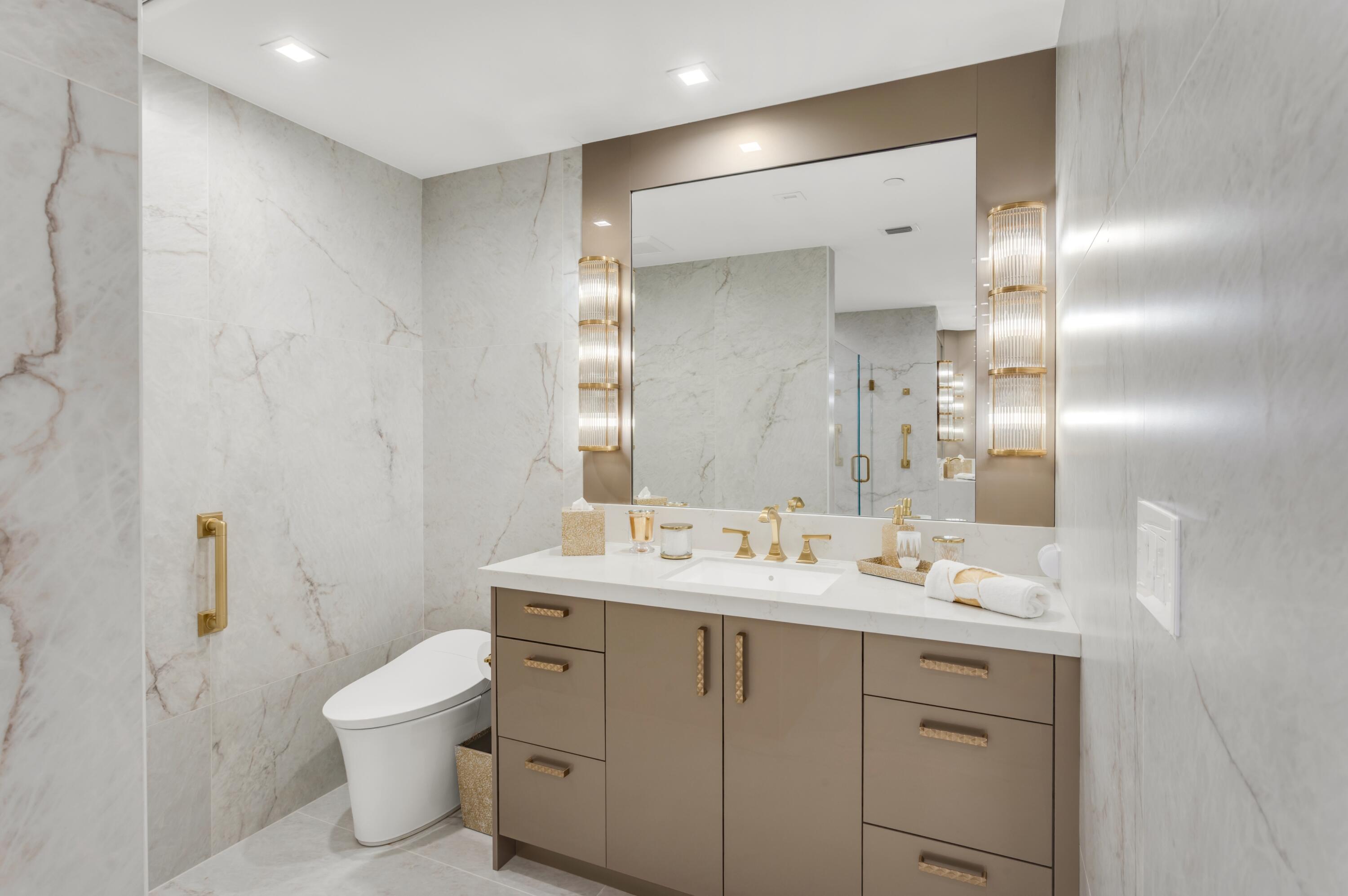 400 South Ocean Boulevard, Unit R25 Boca Raton, FL 33432 - Photo 27 of 56 PRIMARY BATH