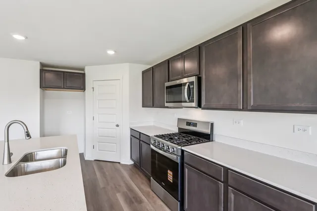 $359,990 | 3705 Stockton Drive, Joliet, IL 60421