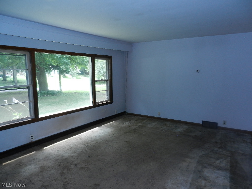 1877 Connect Road Barberton, OH 44203 - Photo 4 of 10 Gallery Image 4