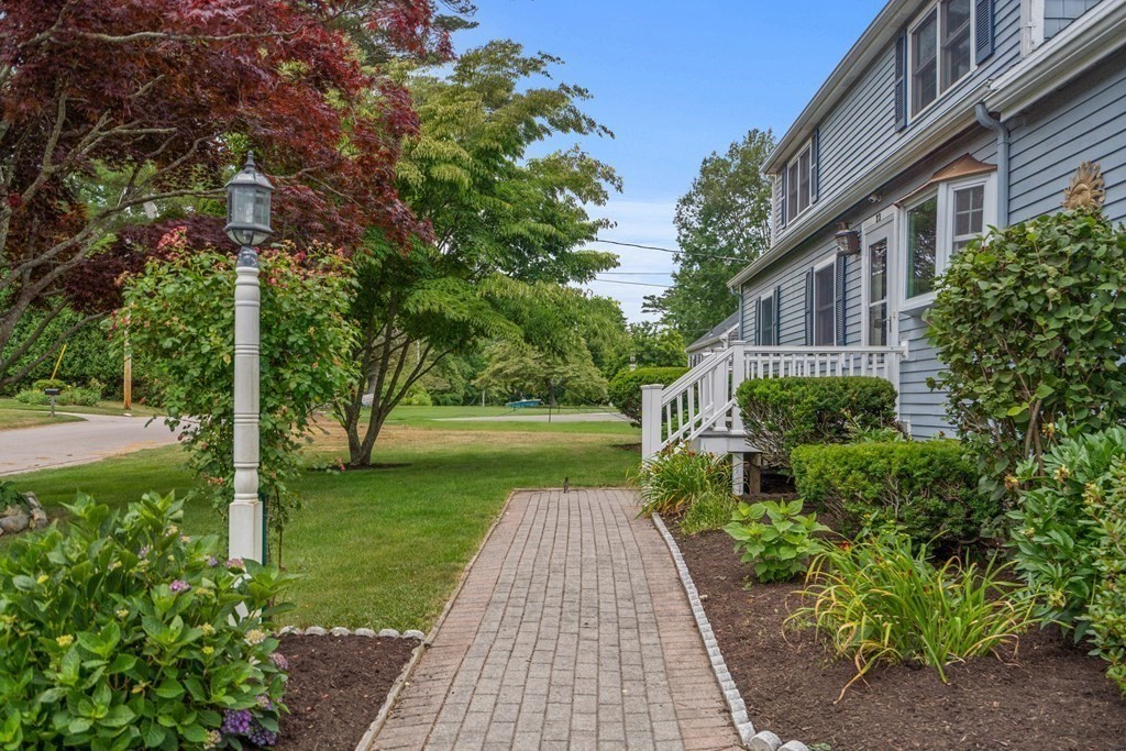 23 Hughey Road Scituate, MA 02066 - Photo 2 of 23 Gallery Image 2
