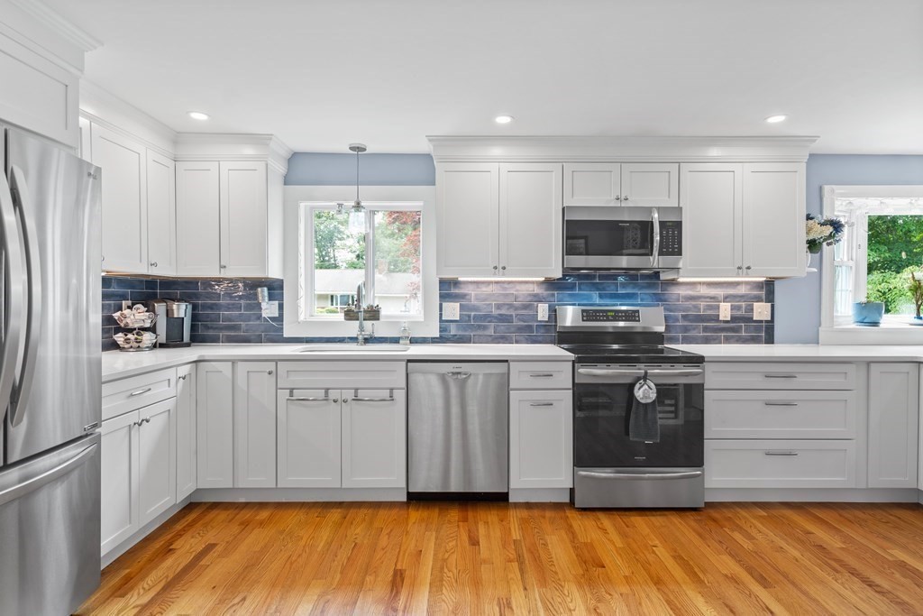 23 Hughey Road Scituate, MA 02066 - Photo 5 of 23 Gallery Image 5