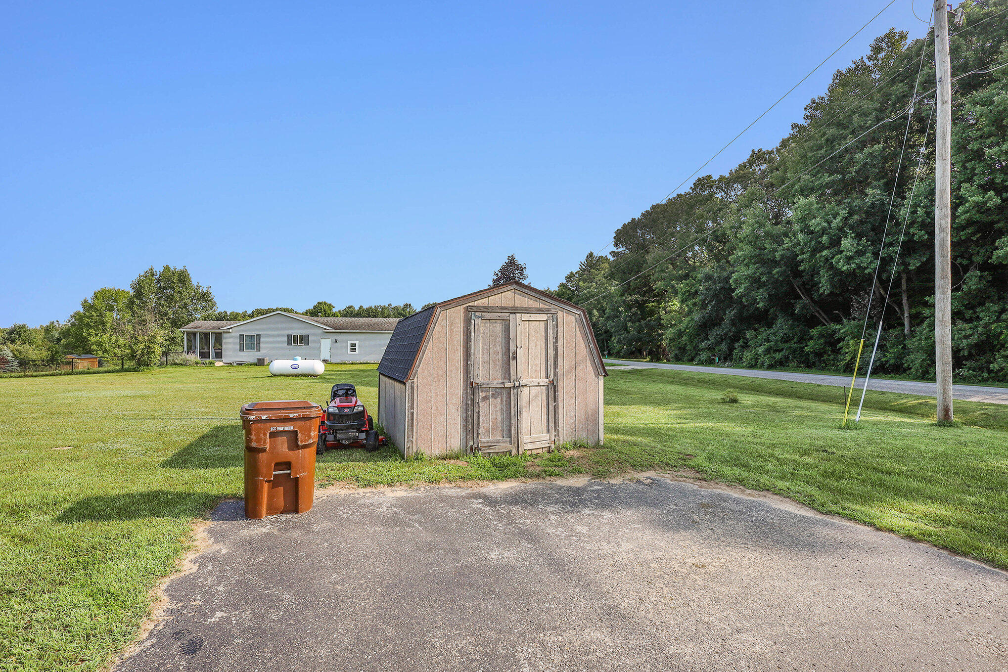 1970 Vining Road Greenville, MI 48838 - Photo 27 of 31 027_photo_jul_31_2023_6_49_34_am