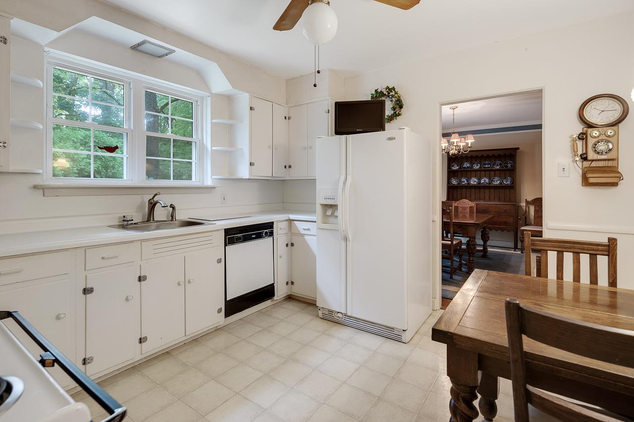 4101 Chickasaw Road Memphis, TN 38117 - Photo 8 of 22