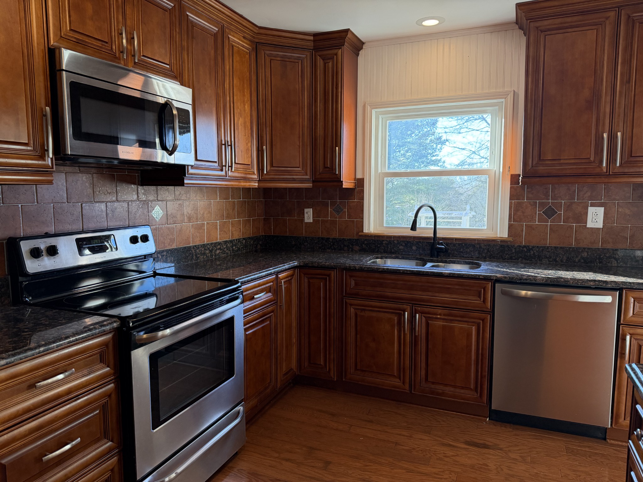 415 Hawkins Road Clarksville, TN 37040 - Photo 10 of 30