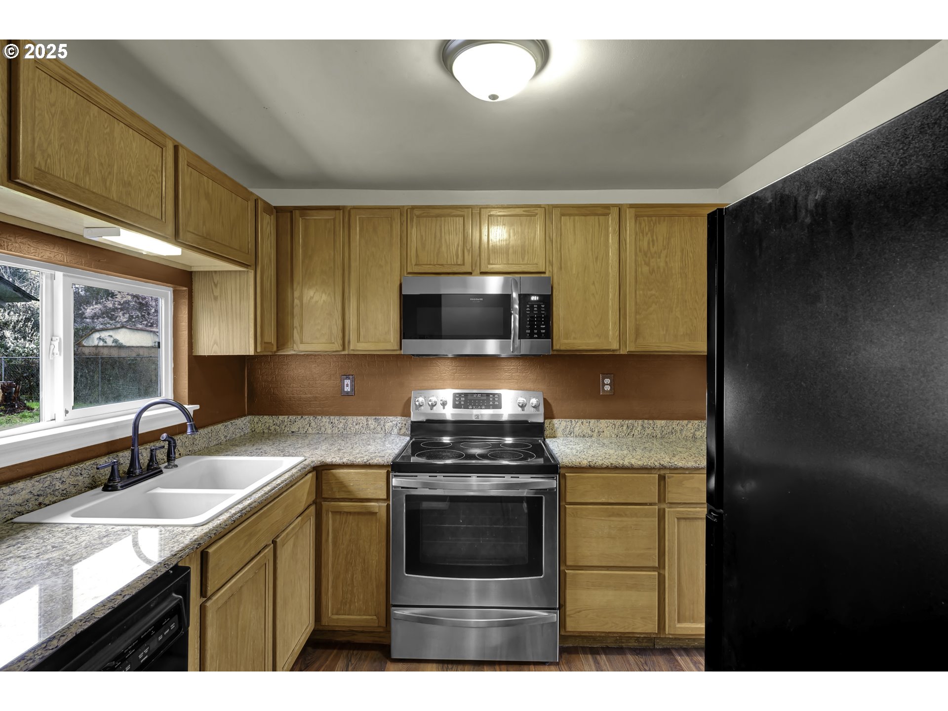 645 North 51st Street Springfield, OR 97478 - Photo 13 of 32 Gallery Image 13