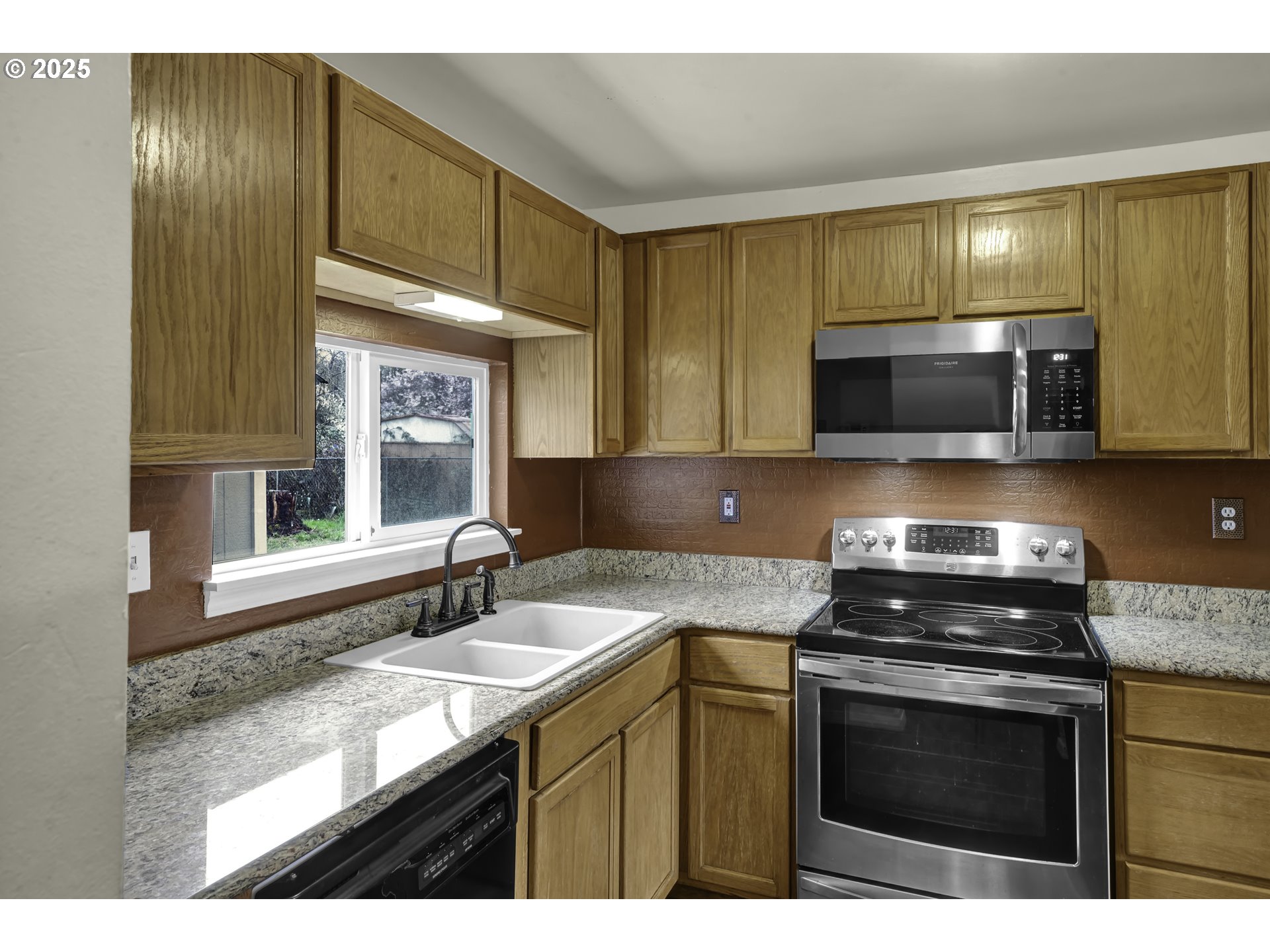 645 North 51st Street Springfield, OR 97478 - Photo 14 of 32 Gallery Image 14