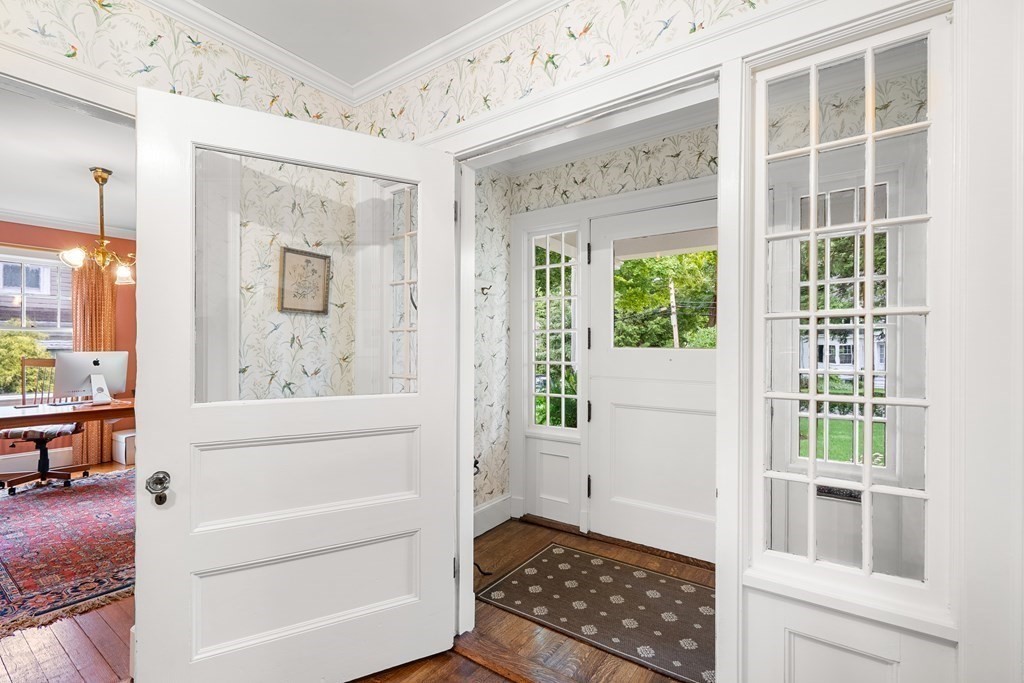 27 Spafford Road Milton, MA 02186 - Photo 4 of 39