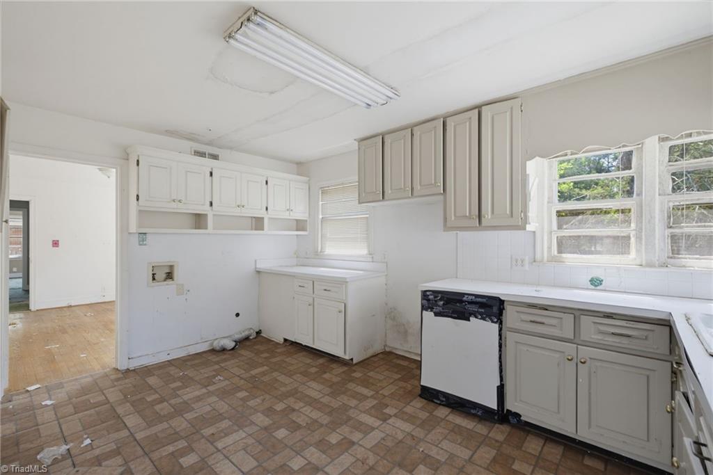 5203 High Point Road Greensboro, NC 27407 - Photo 12 of 30 Gallery Image 12