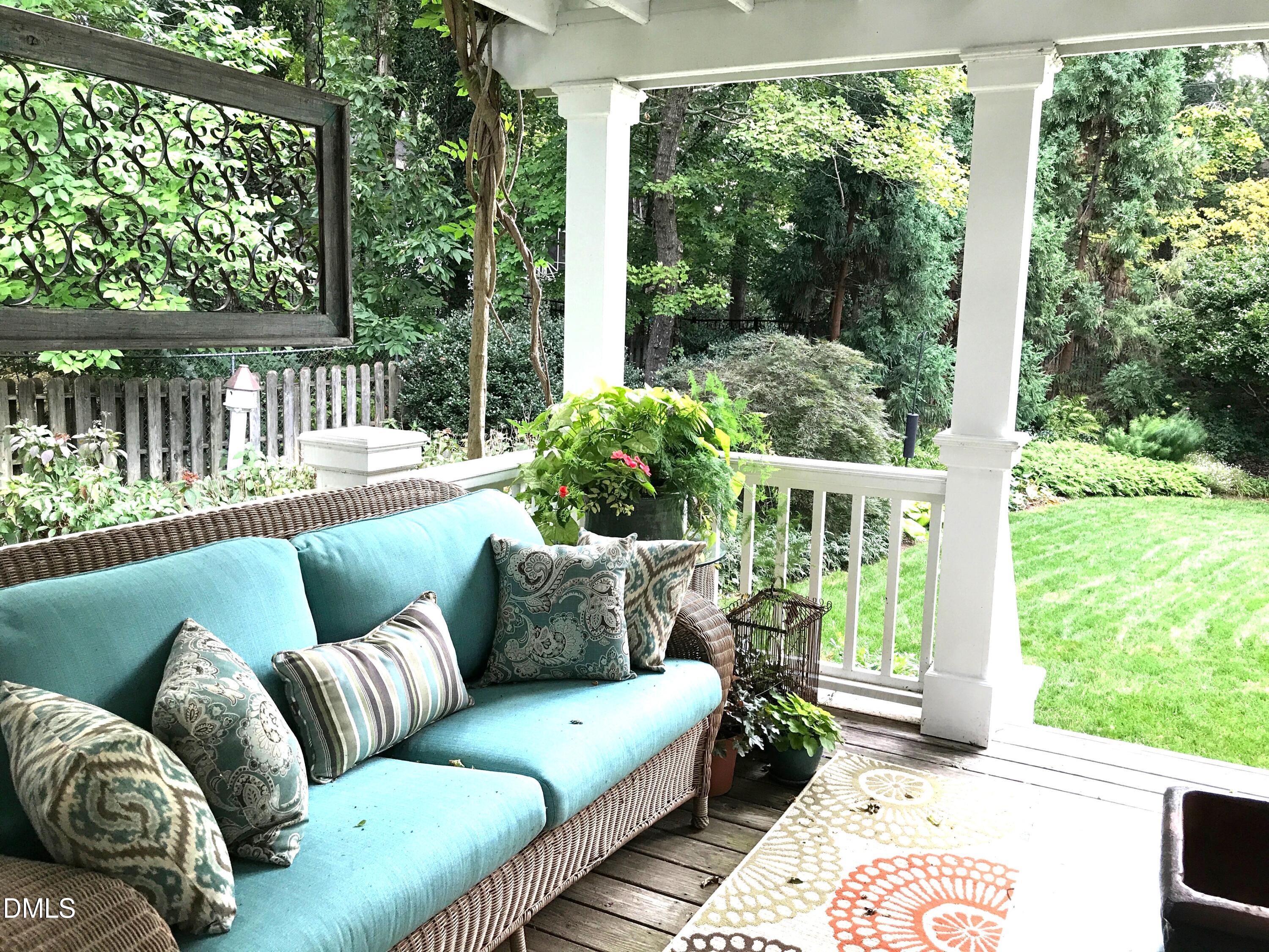 2305 Wheeler Road Raleigh, NC 27612 - Photo 30 of 36 Wheeler deckk w furniture IMG_0596 2