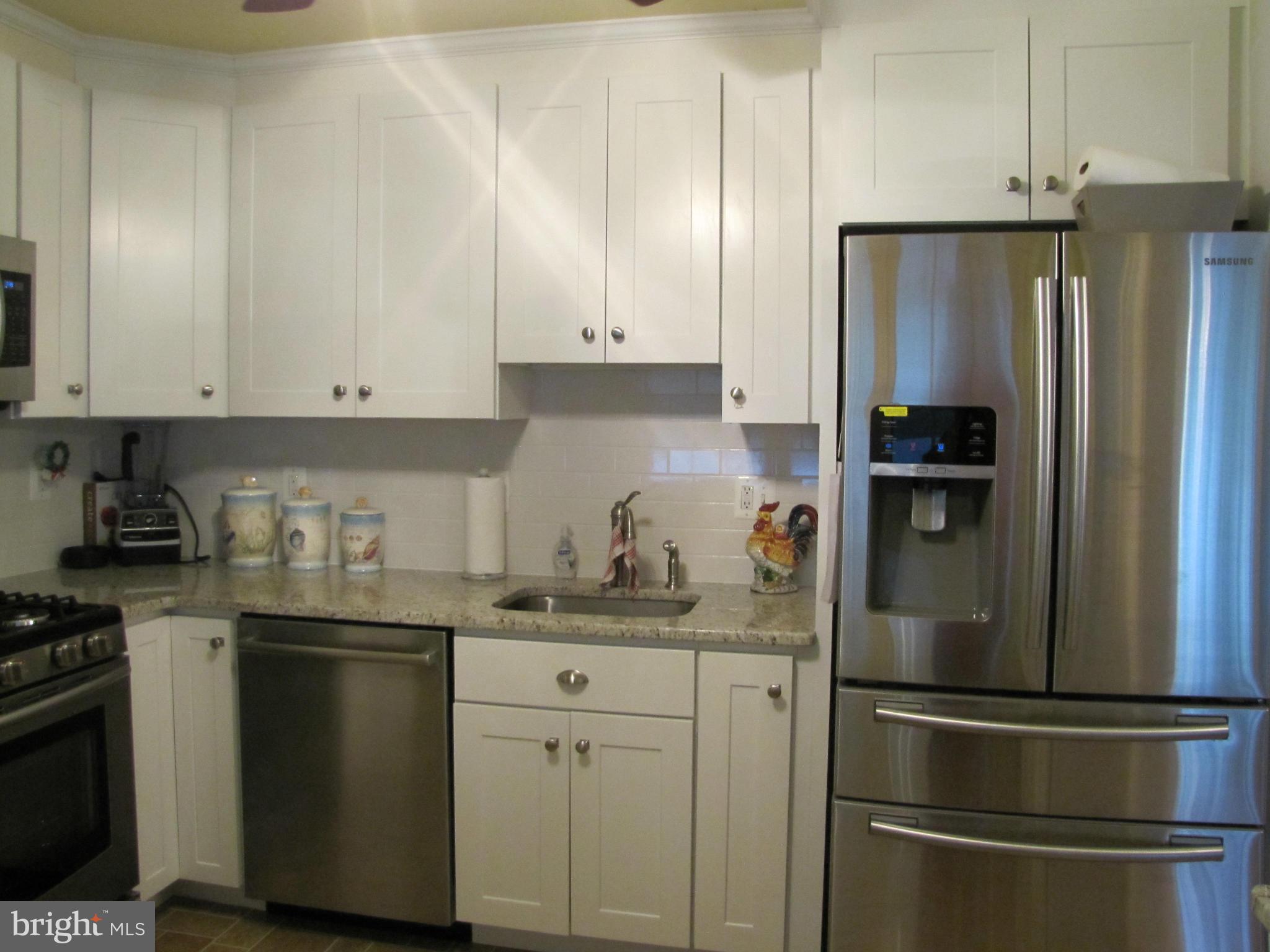 9141 Covered Bridge Road Baltimore, MD 21234 - Photo 6 of 30 Kitchen