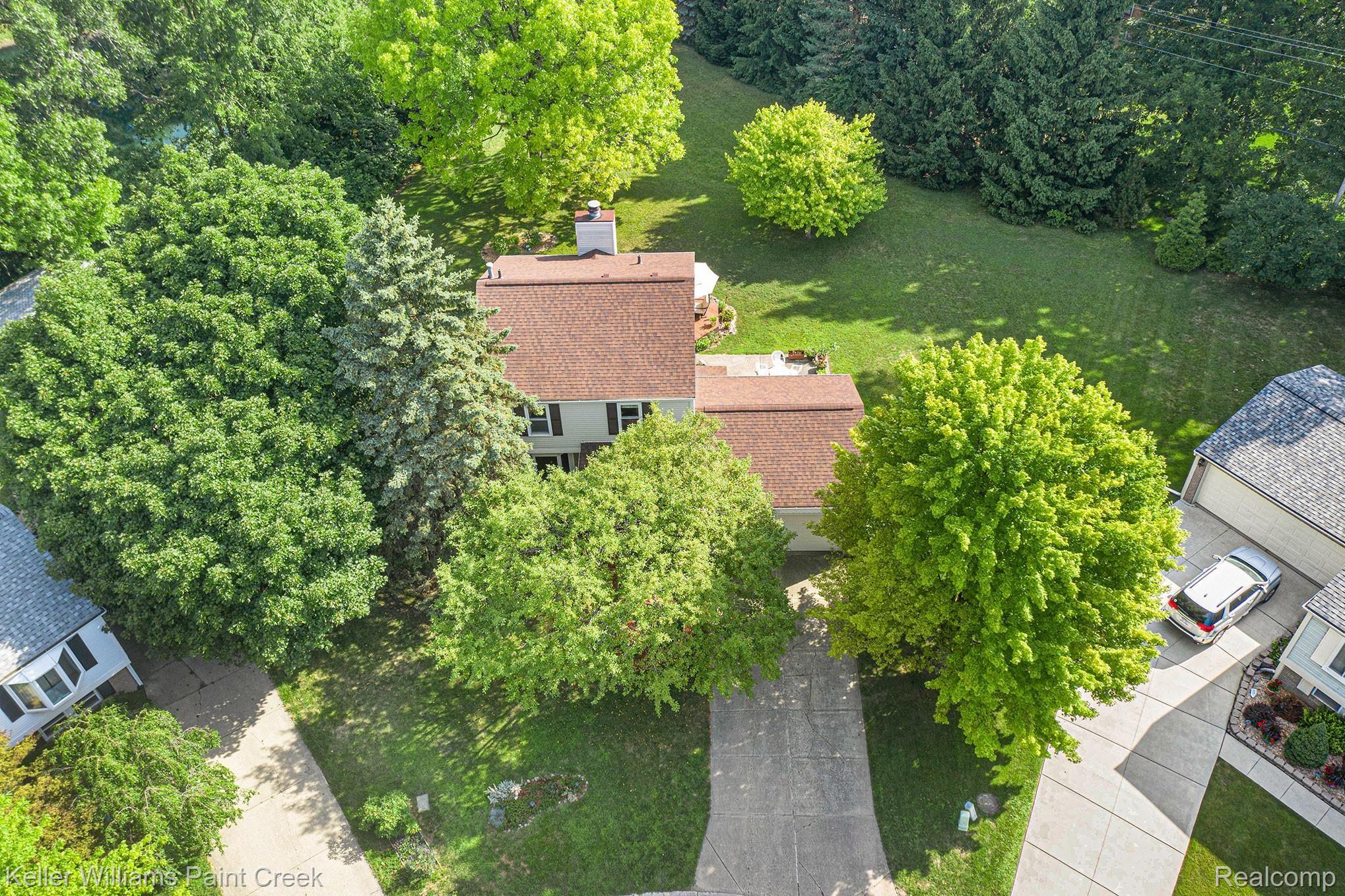 705 Kirkton Court Rochester, MI 48307 - Photo 25 of 27 DJI_0979.jpg