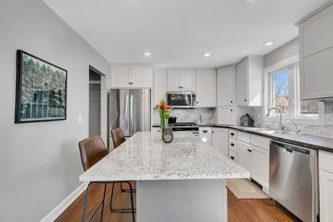 $470,000 | 3890 Glacier Place, Minneapolis, MN 55446