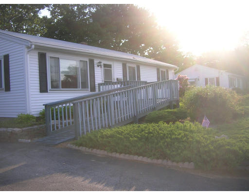 416 Strawberry Field Road Warwick, RI 02886 - Photo 2 of 10 Gallery Image 2