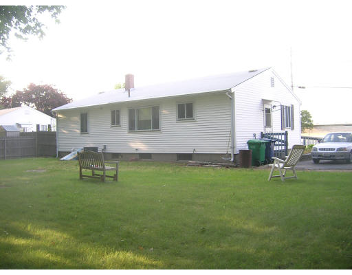 416 Strawberry Field Road Warwick, RI 02886 - Photo 3 of 10 Gallery Image 3