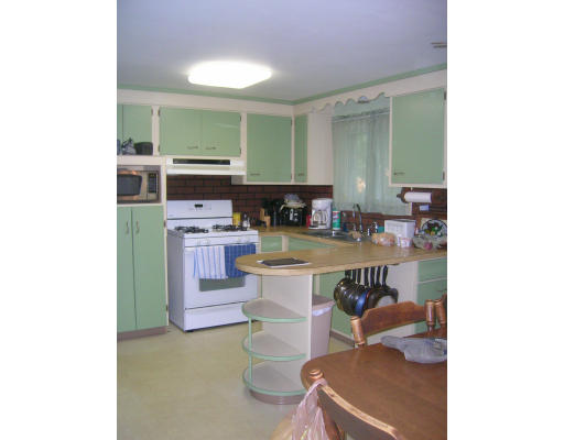 416 Strawberry Field Road Warwick, RI 02886 - Photo 6 of 10 Gallery Image 6