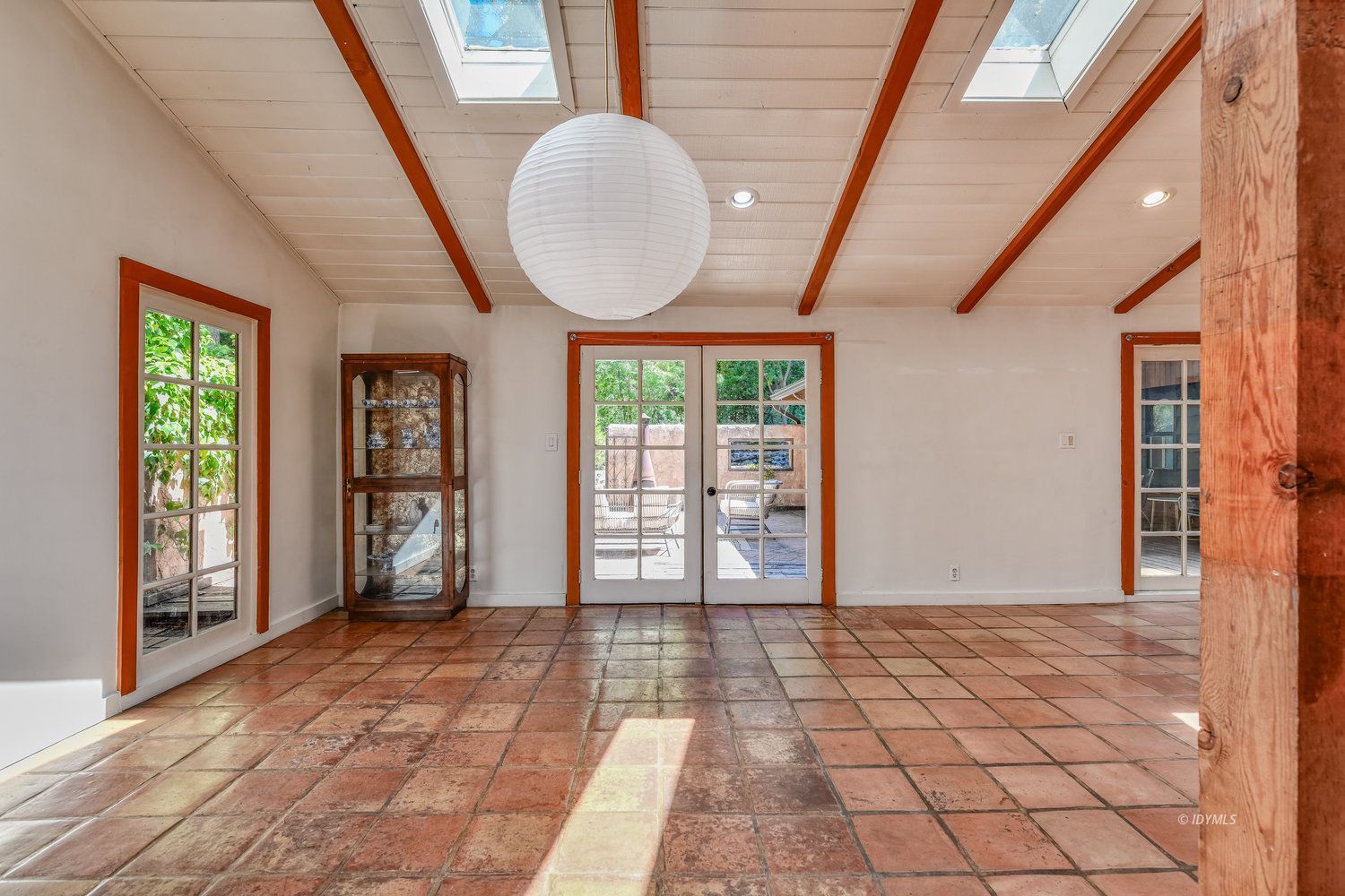 53155 Tollgate Road Idyllwild, CA 92549 - Photo 20 of 47 a view of empty room with wooden floor and fan