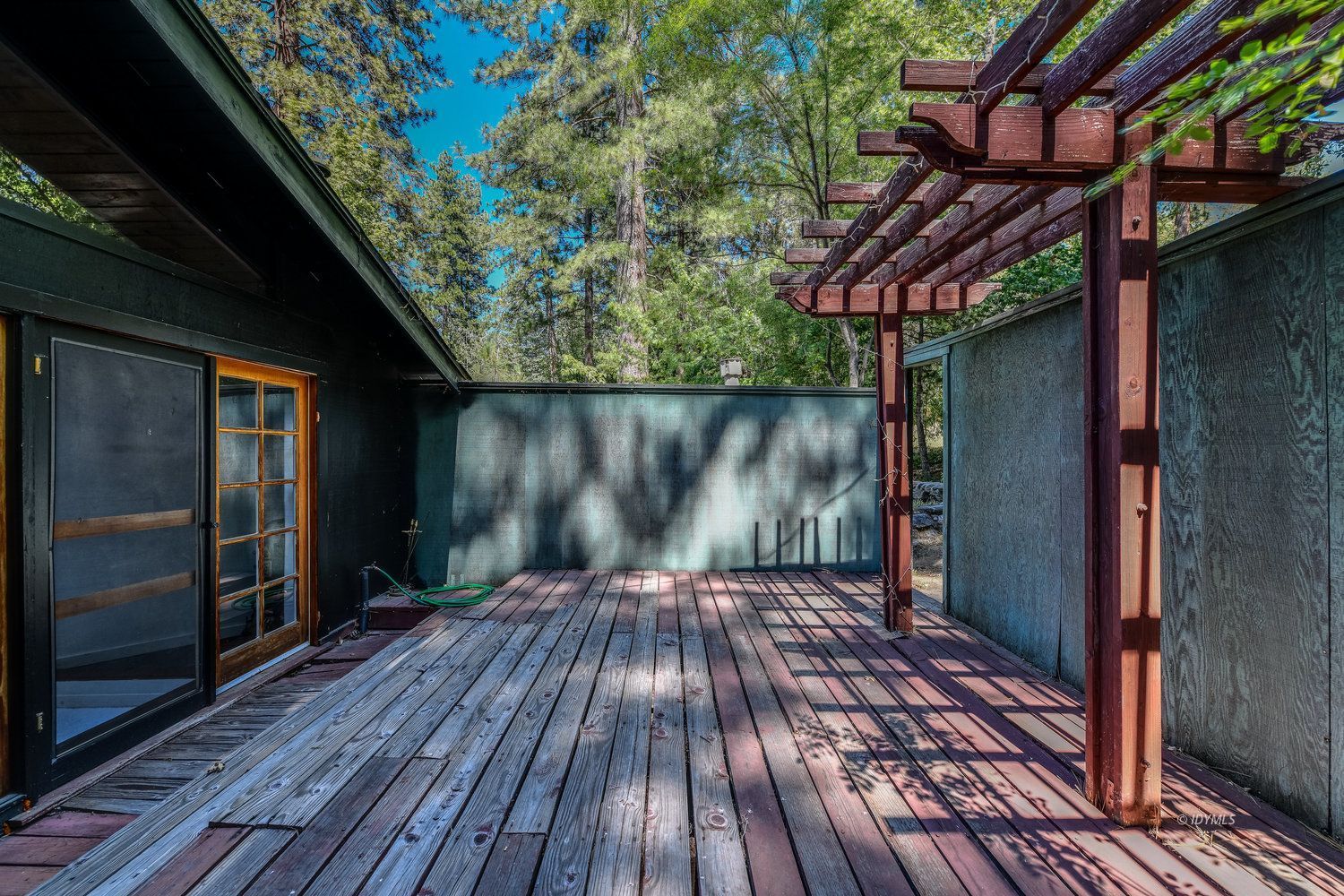 53155 Tollgate Road Idyllwild, CA 92549 - Photo 46 of 47 a backyard of a house