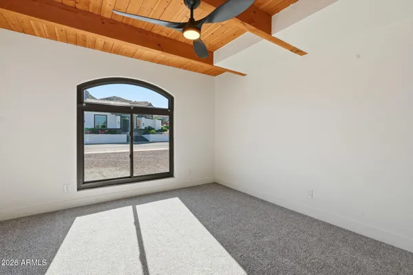 a view of empty room with window