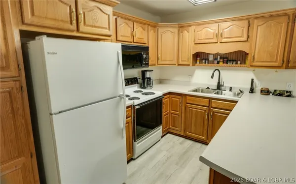 $425,000 | 665 Whitehall School Road, Sunrise Beach, MO 65079