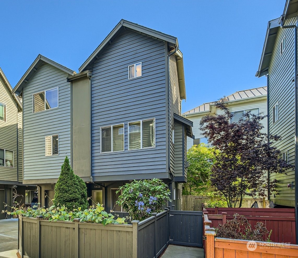 5935 California Avenue Southwest Seattle, WA 98136 - Photo 1 of 32 front view of a house