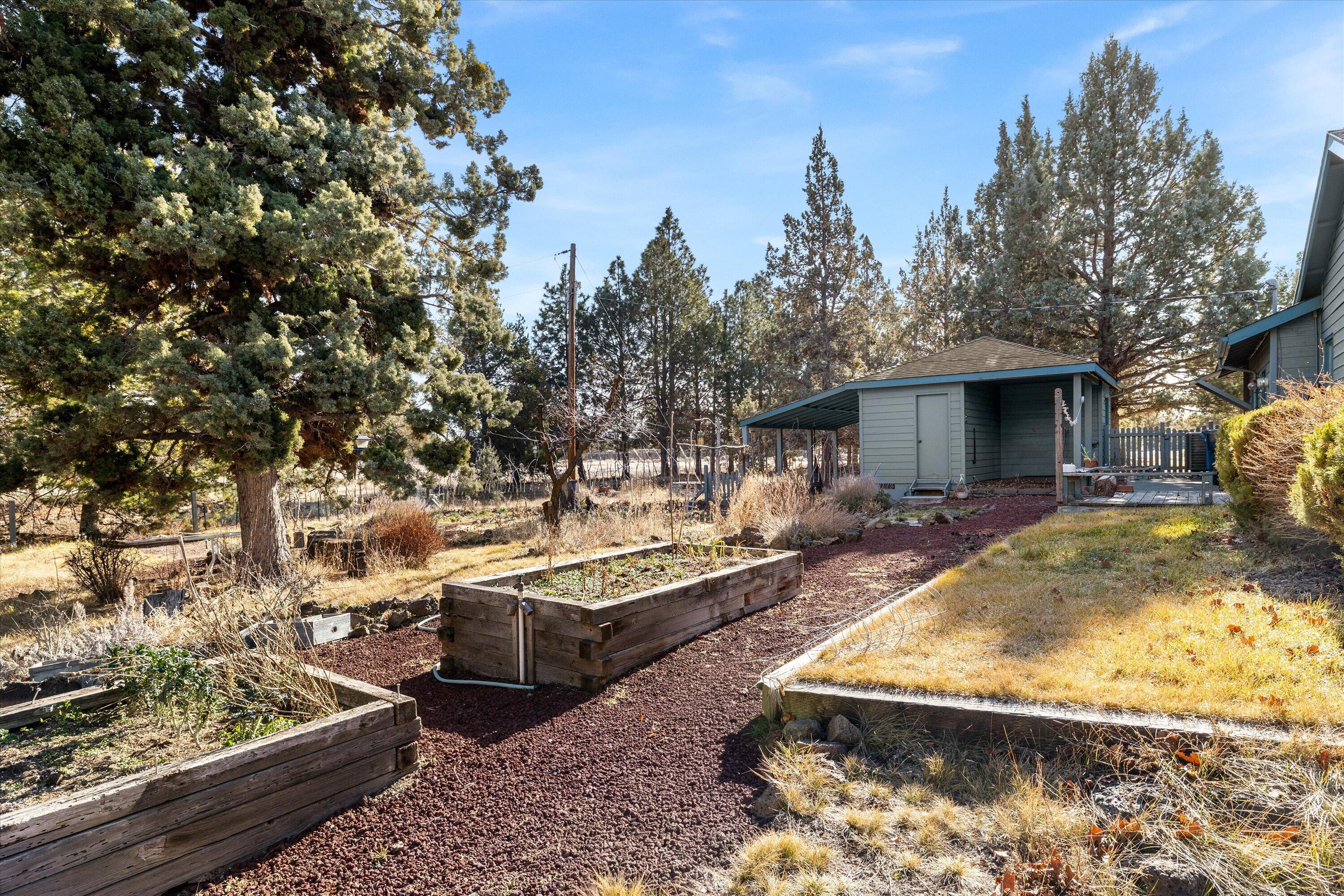 63545 Deschutes Market Road Bend, OR 97701 - Photo 10 of 12 Shed + Garden