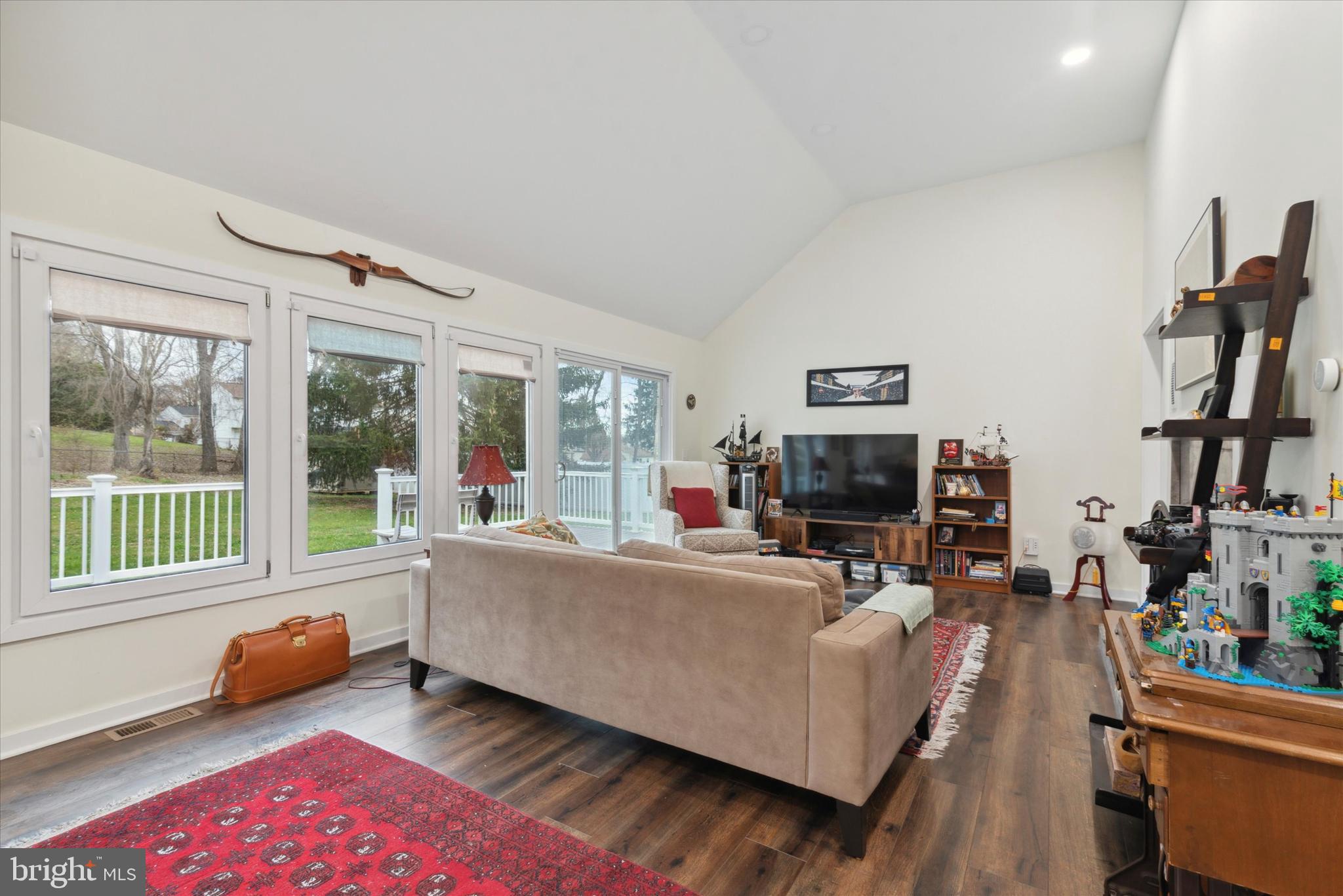 115 Laurel Road Southampton, PA 18966 - Photo 3 of 25 Gallery Image 3
