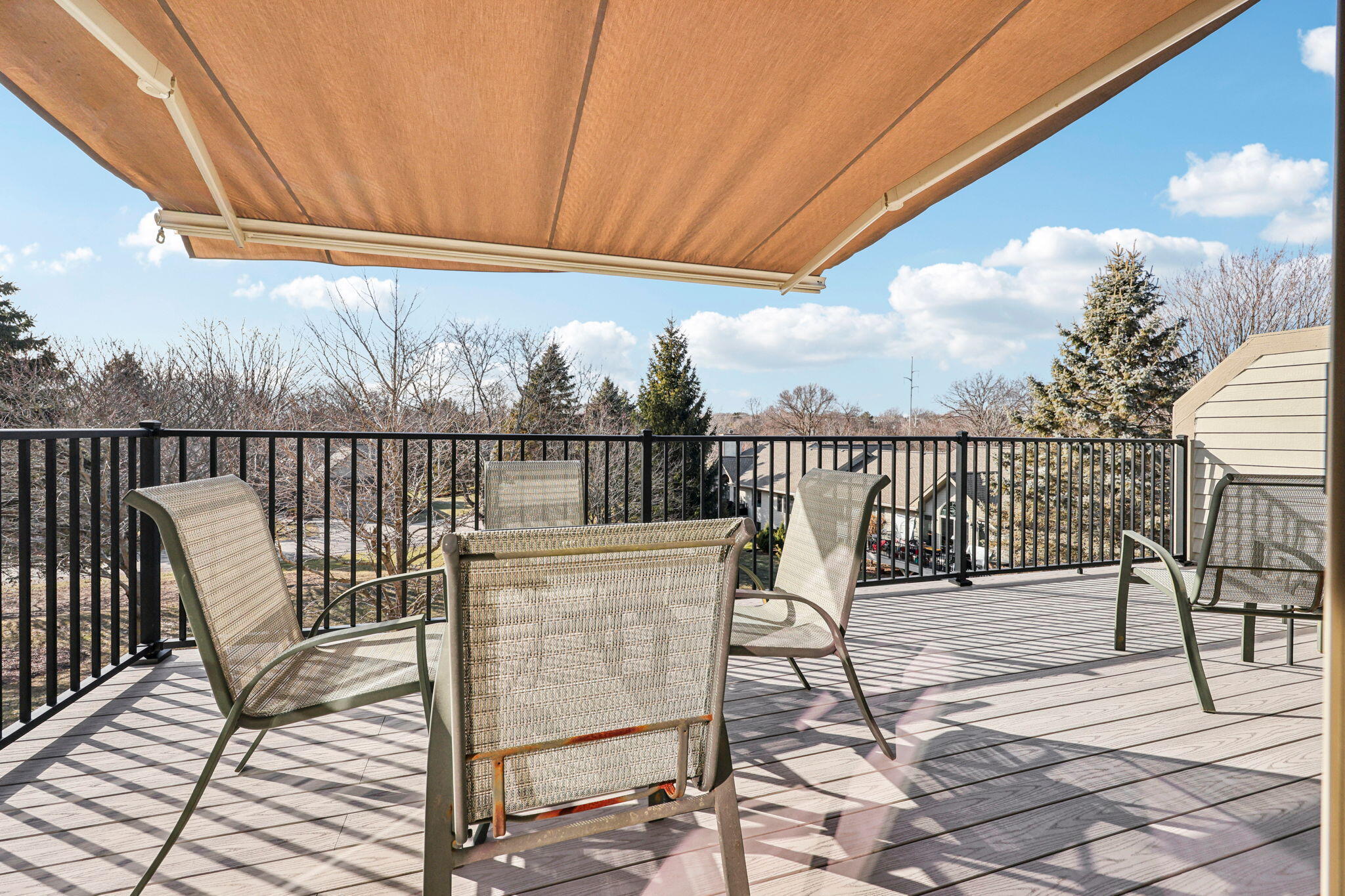 445 Sunset Trail Hartland, WI 53029 - Photo 11 of 49 Large Deck