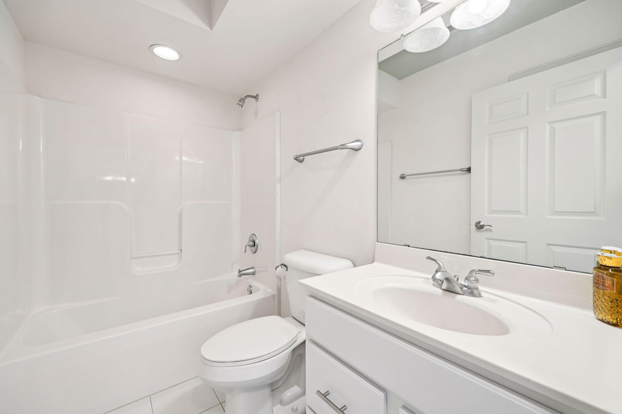 445 Sunset Trail Hartland, WI 53029 - Photo 22 of 49 Lower Level Full Bath