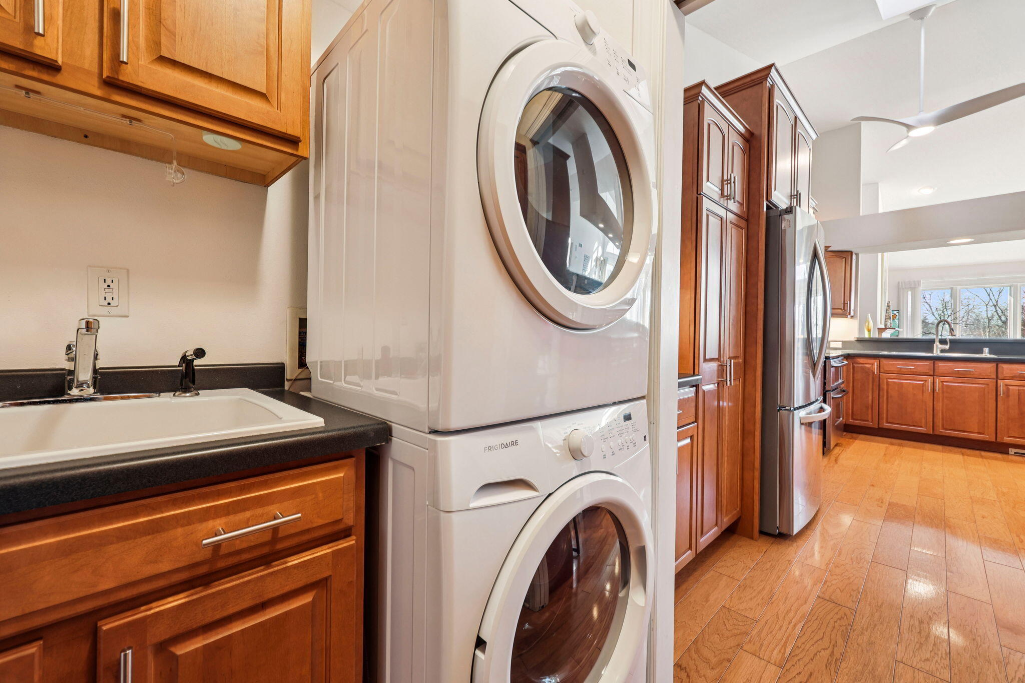 445 Sunset Trail Hartland, WI 53029 - Photo 23 of 49 Main Floor Laundry