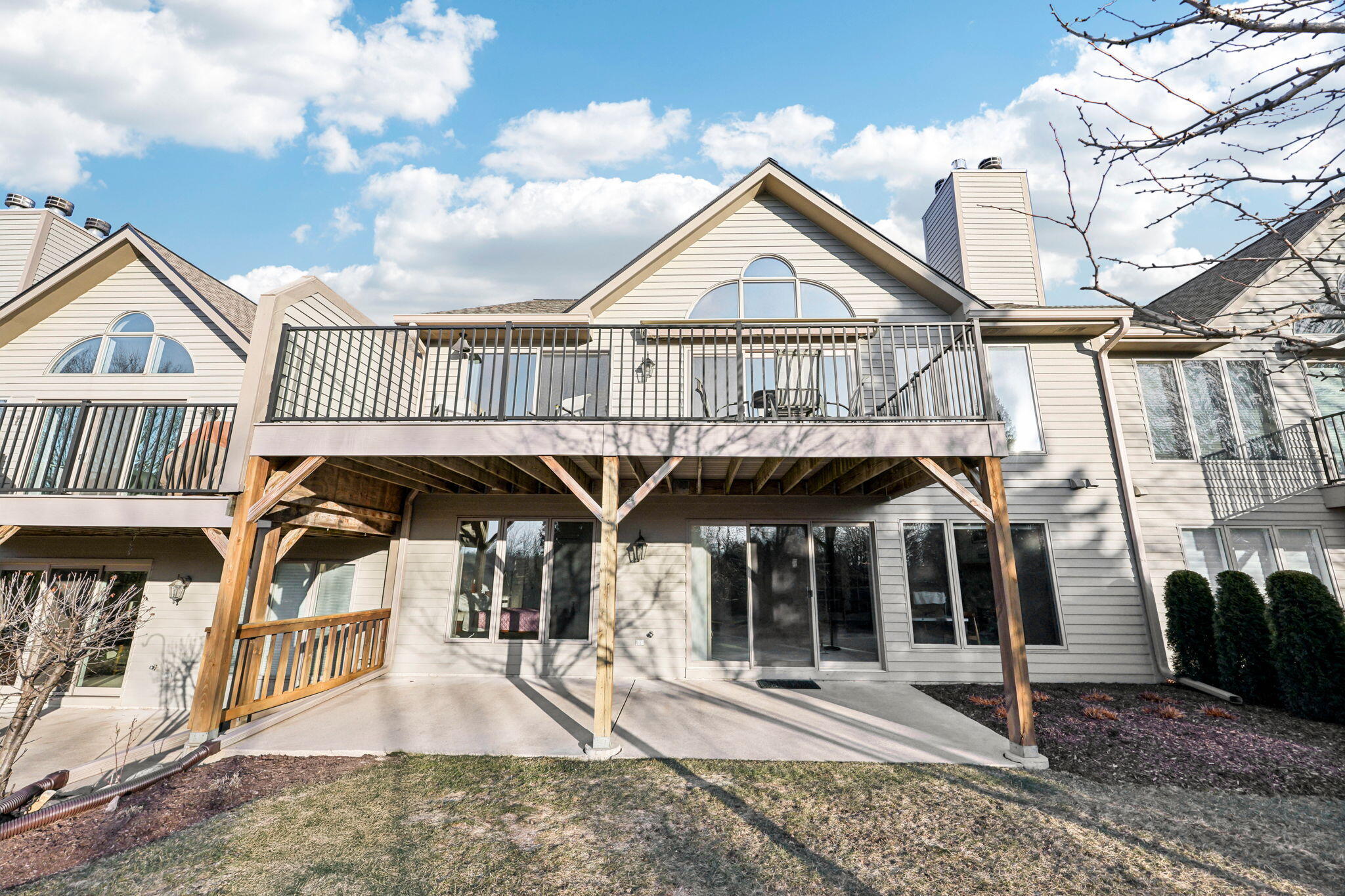 445 Sunset Trail Hartland, WI 53029 - Photo 28 of 49 Sunny Backyard