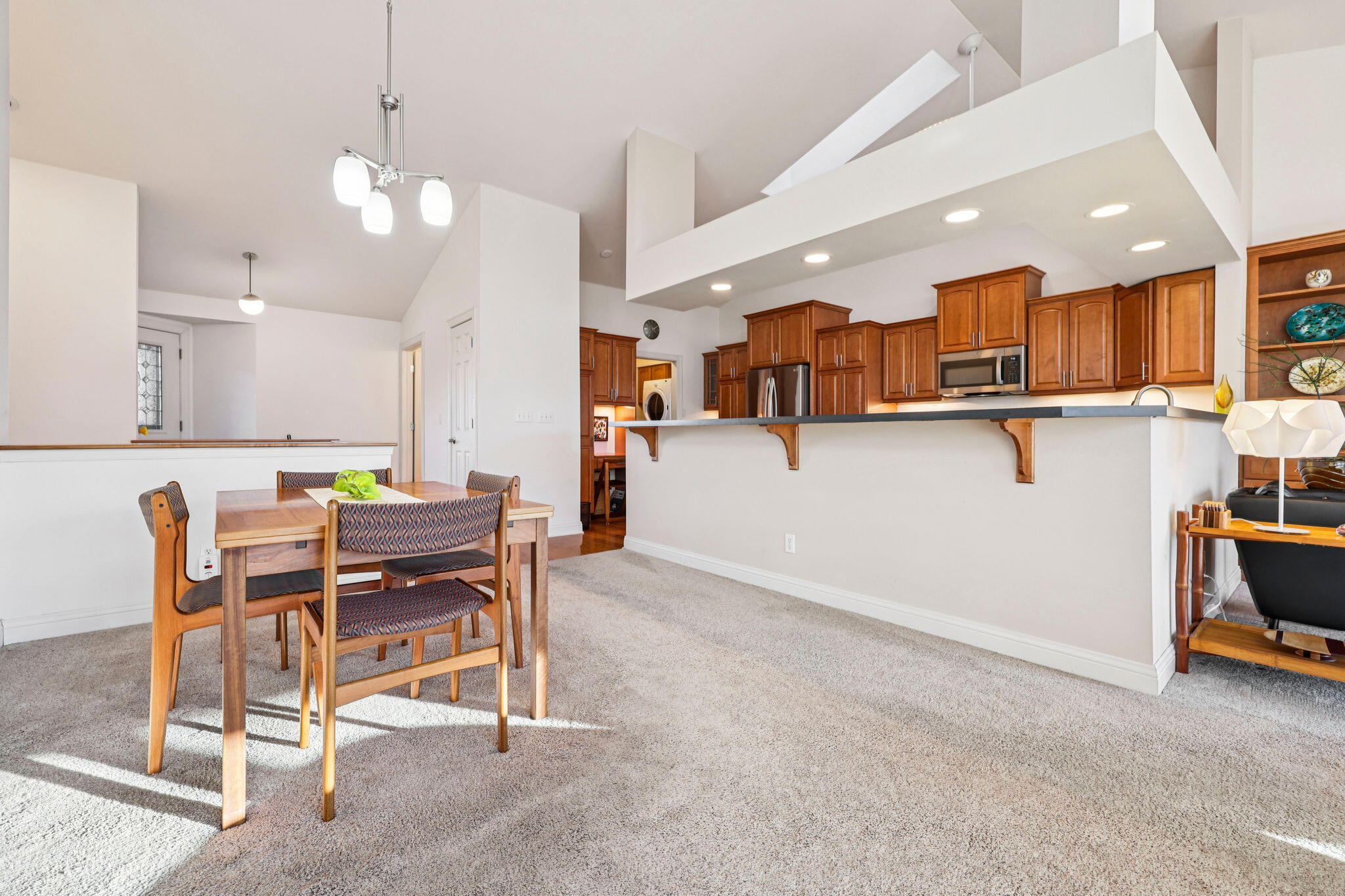 445 Sunset Trail Hartland, WI 53029 - Photo 33 of 49 Dining