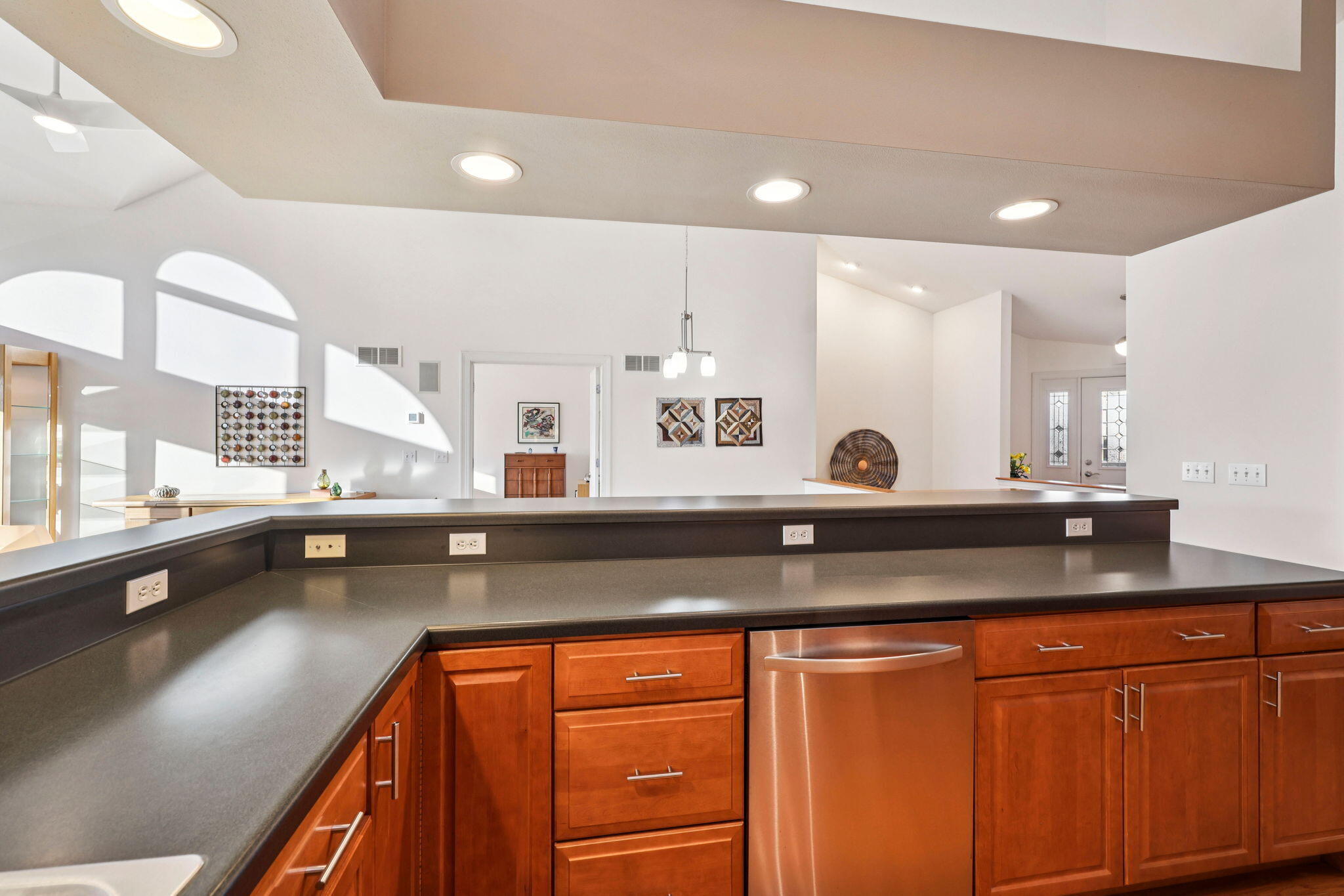 445 Sunset Trail Hartland, WI 53029 - Photo 35 of 49 Kitchen