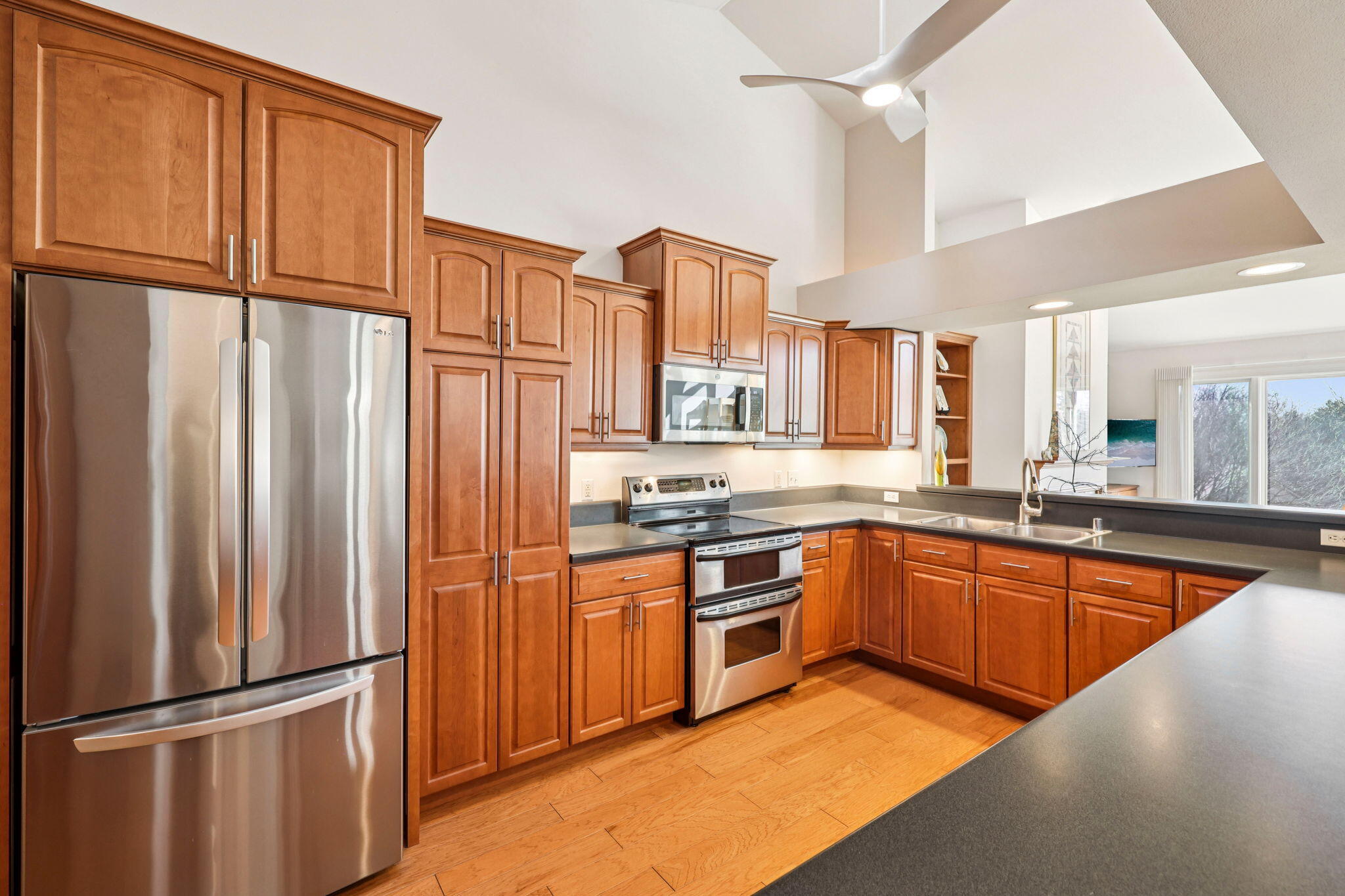 445 Sunset Trail Hartland, WI 53029 - Photo 4 of 49 Kitchen