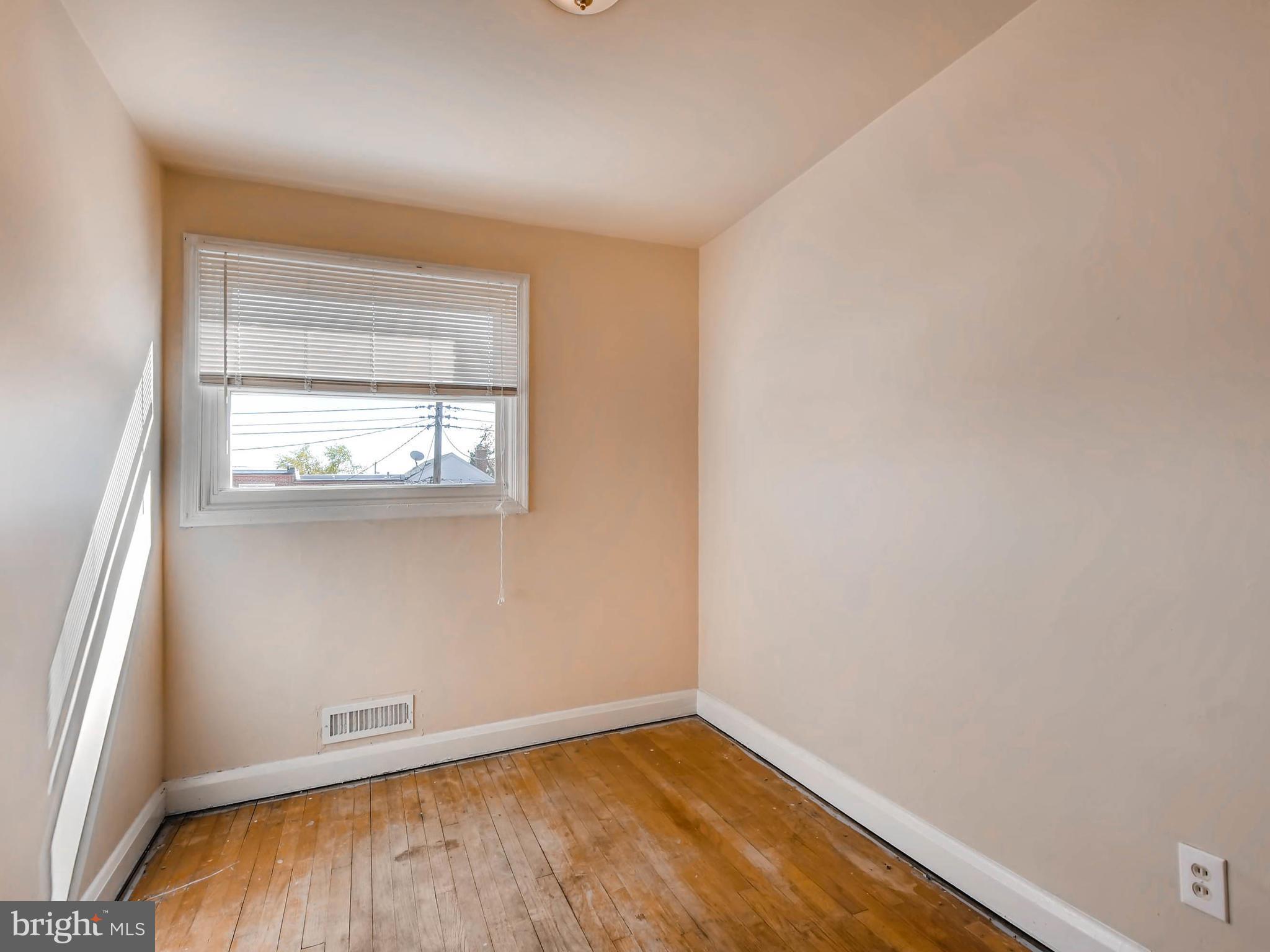 7871 Harold Road Dundalk, MD 21222 - Photo 19 of 28 Bedroom