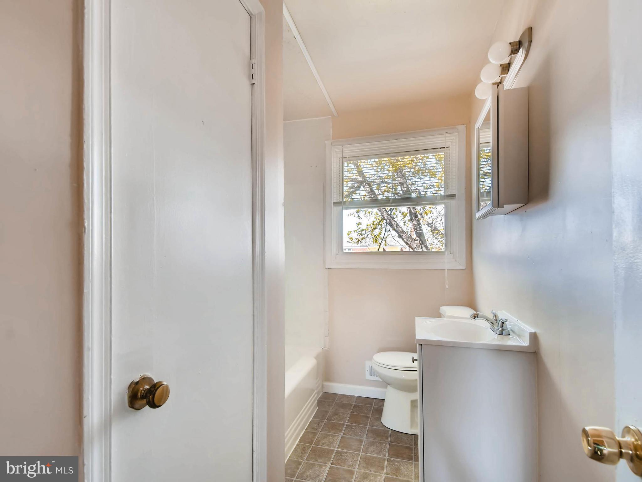 7871 Harold Road Dundalk, MD 21222 - Photo 20 of 28 Bath