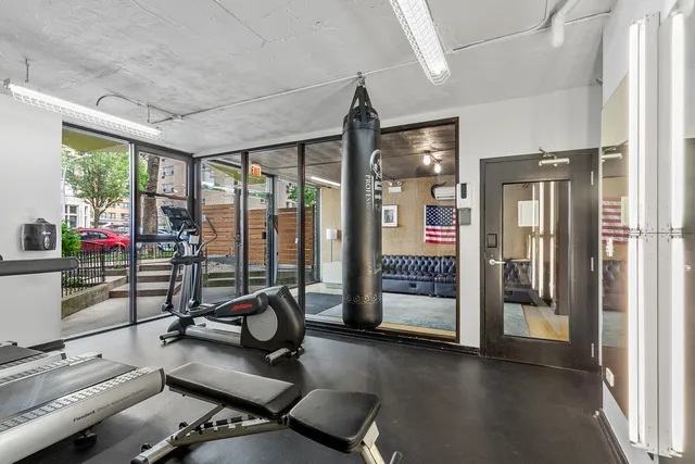 $2,275 | 6134 North Kenmore Avenue, Unit 410, Chicago, IL 60660