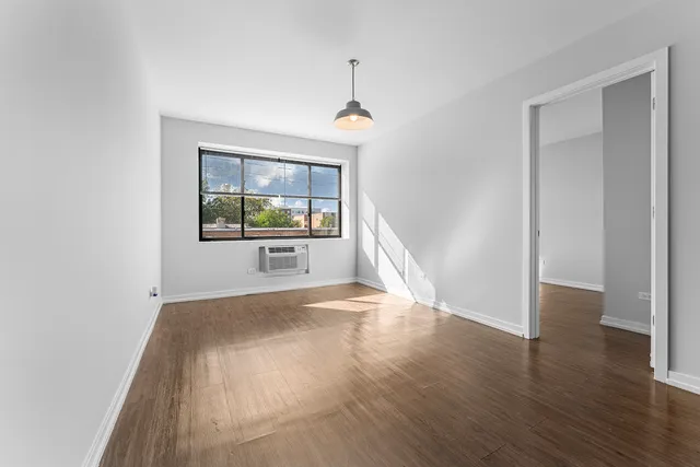 $2,275 | 6134 North Kenmore Avenue, Unit 410, Chicago, IL 60660