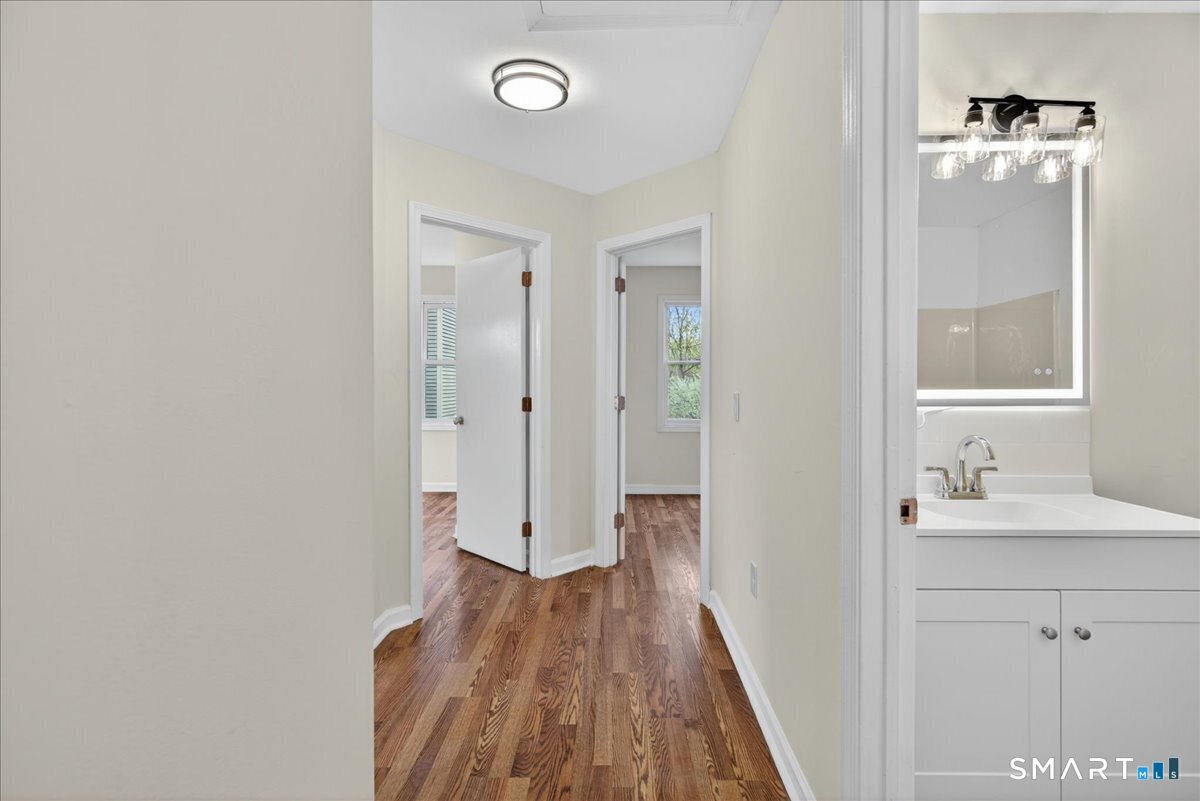 492 Long Hill Road Middletown, CT 06457 - Photo 8 of 24 Gallery Image 8