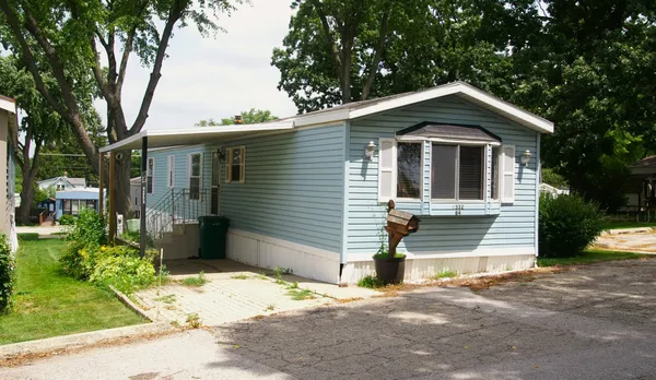 $65,000 | 1332 Douglas Avenue, Unit 84, Montgomery, IL 60538