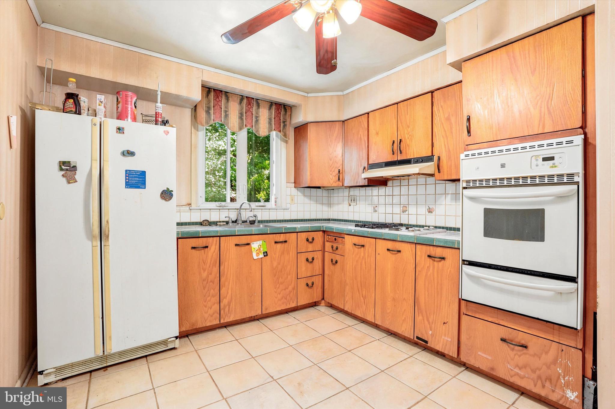 858 Hilldale Road Glenside, PA 19038 - Photo 9 of 29