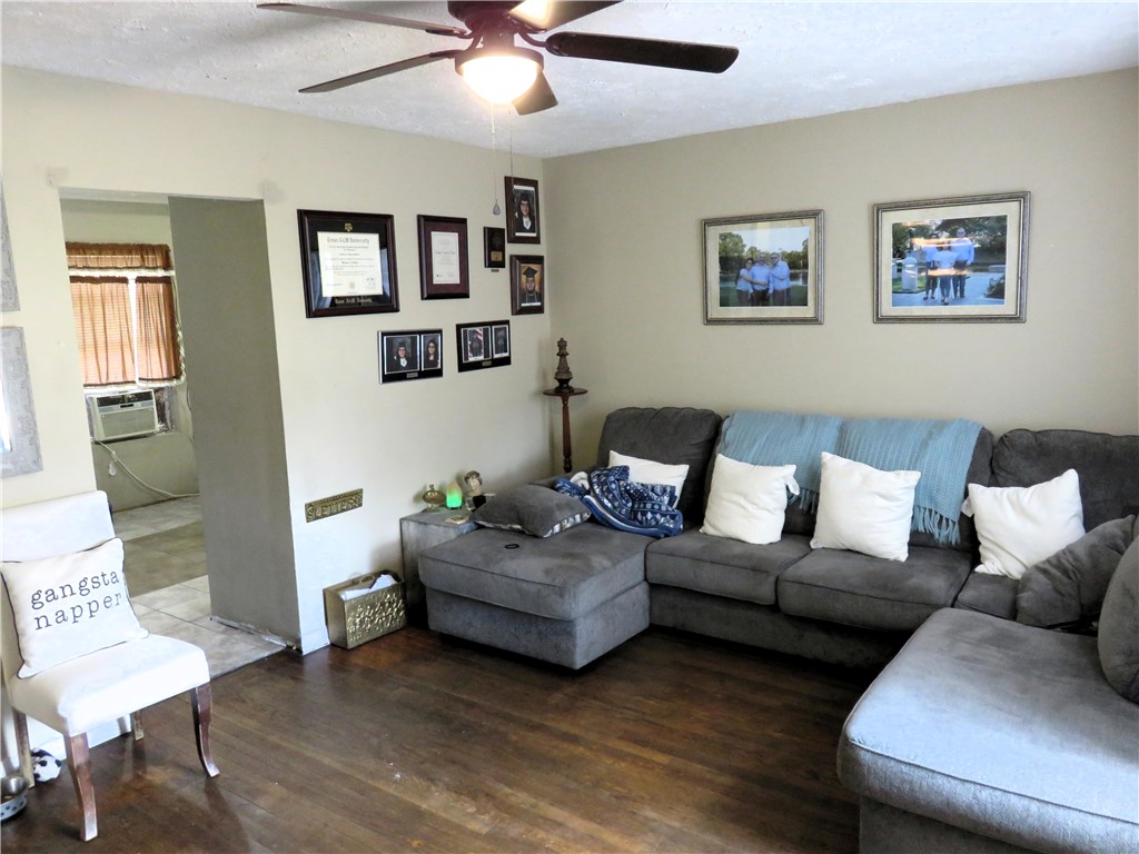 1413 Sandy Point Road Bryan, TX 77803 - Photo 6 of 20