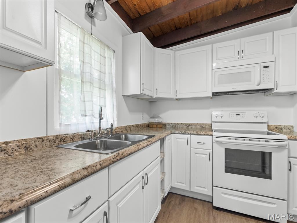 1966 Lee Lane Centralia, IL 62801 - Photo 13 of 52