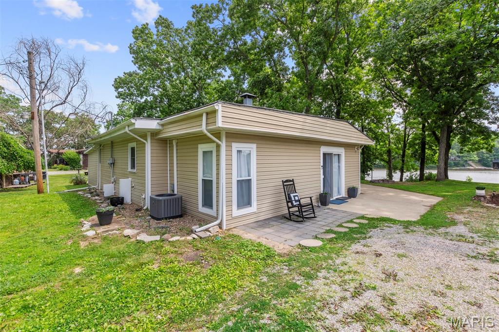 1966 Lee Lane Centralia, IL 62801 - Photo 31 of 52